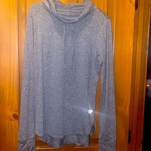 Women’s hooded Reebok light weight pullover